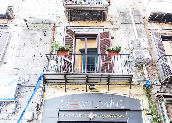 La Maschera Di PulcinellaHotel Napoli