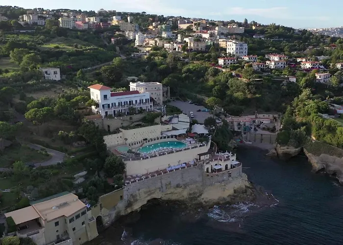 Baia Delle Rocce Verdi Resort Napoli